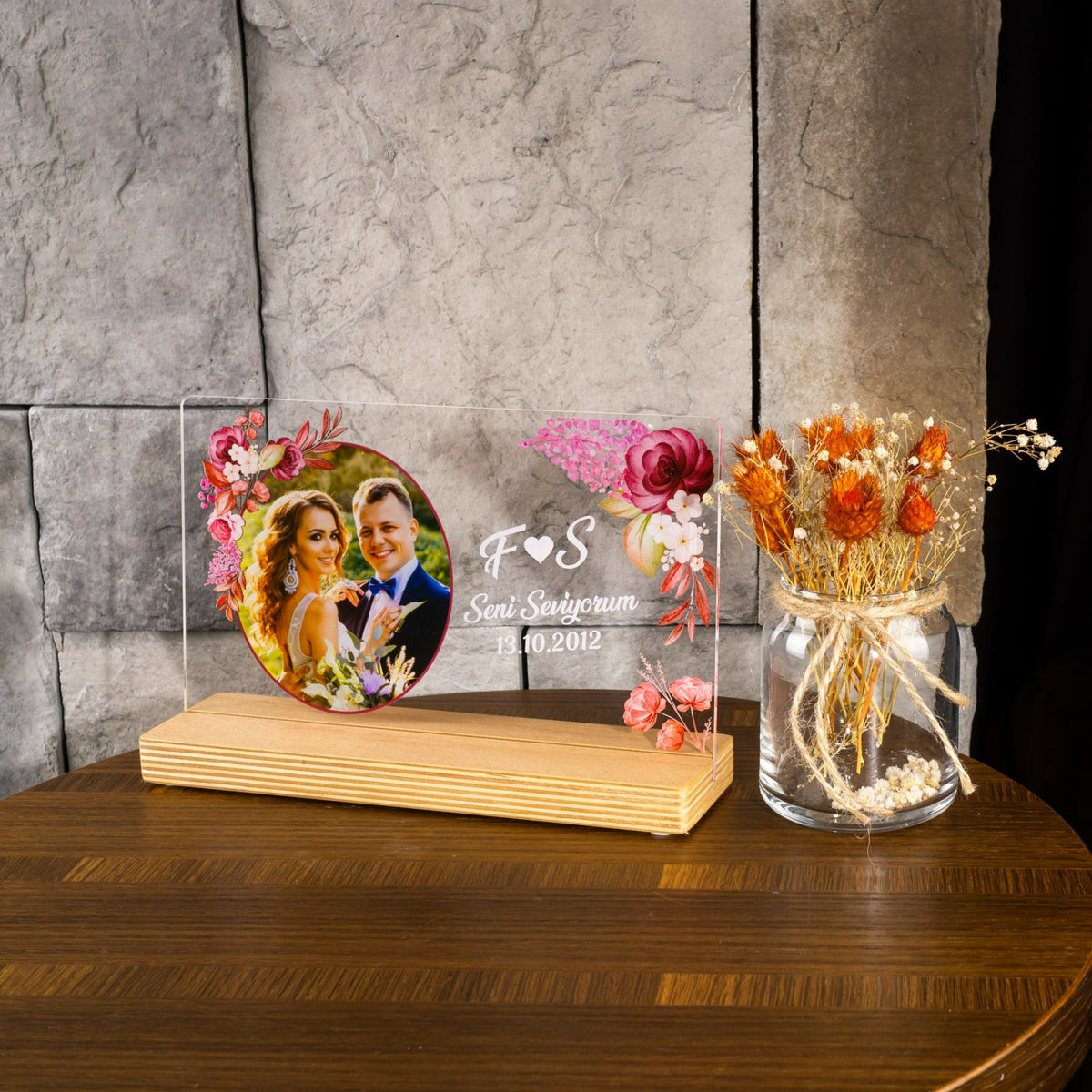 Personalized photo gift with high-quality UV printing Wooden standee & gift box