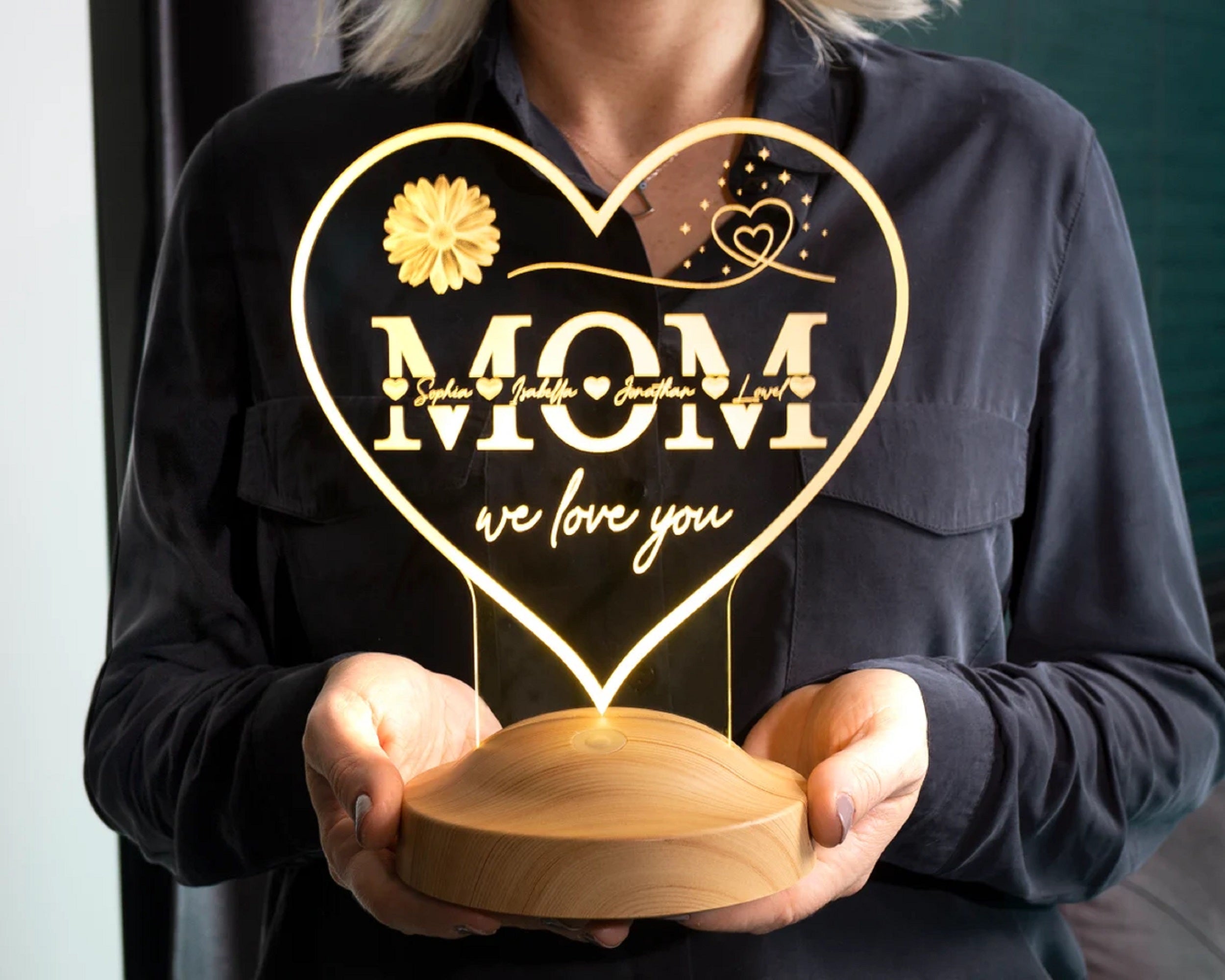 heart-shaped personalized LED gift lamp for mother, mom with high-quality laser engraving as a mother's day gift 