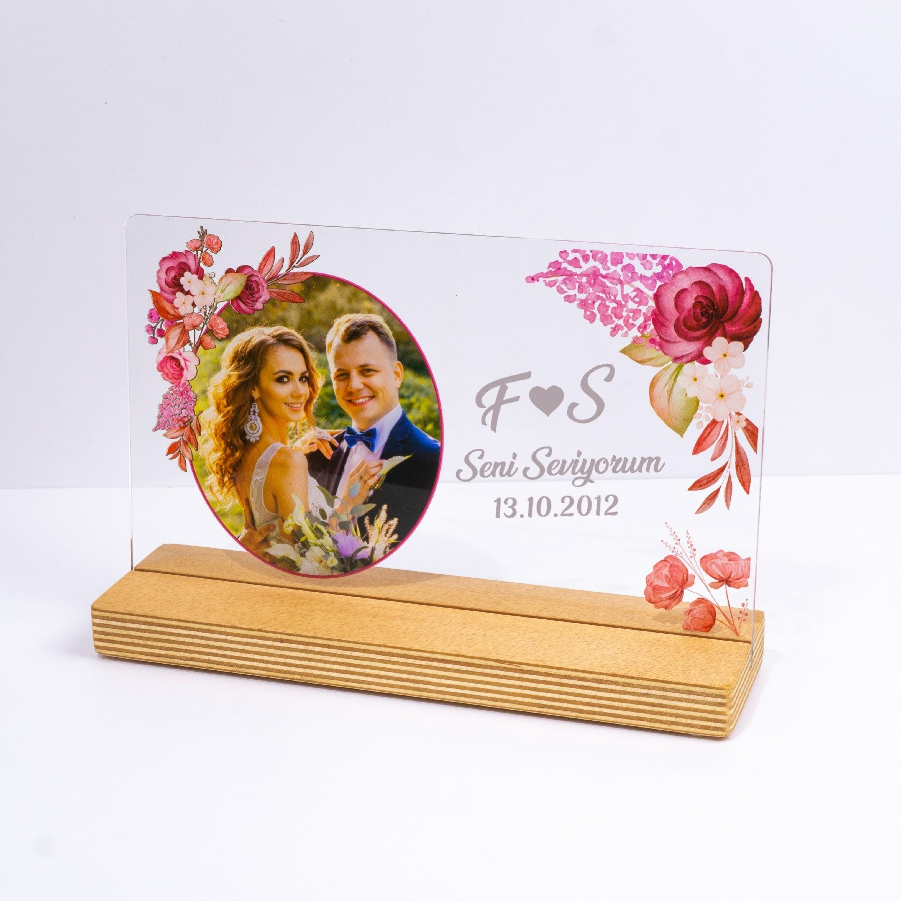 Personalized photo gift with high-quality UV printing Wooden standee &amp; gift box