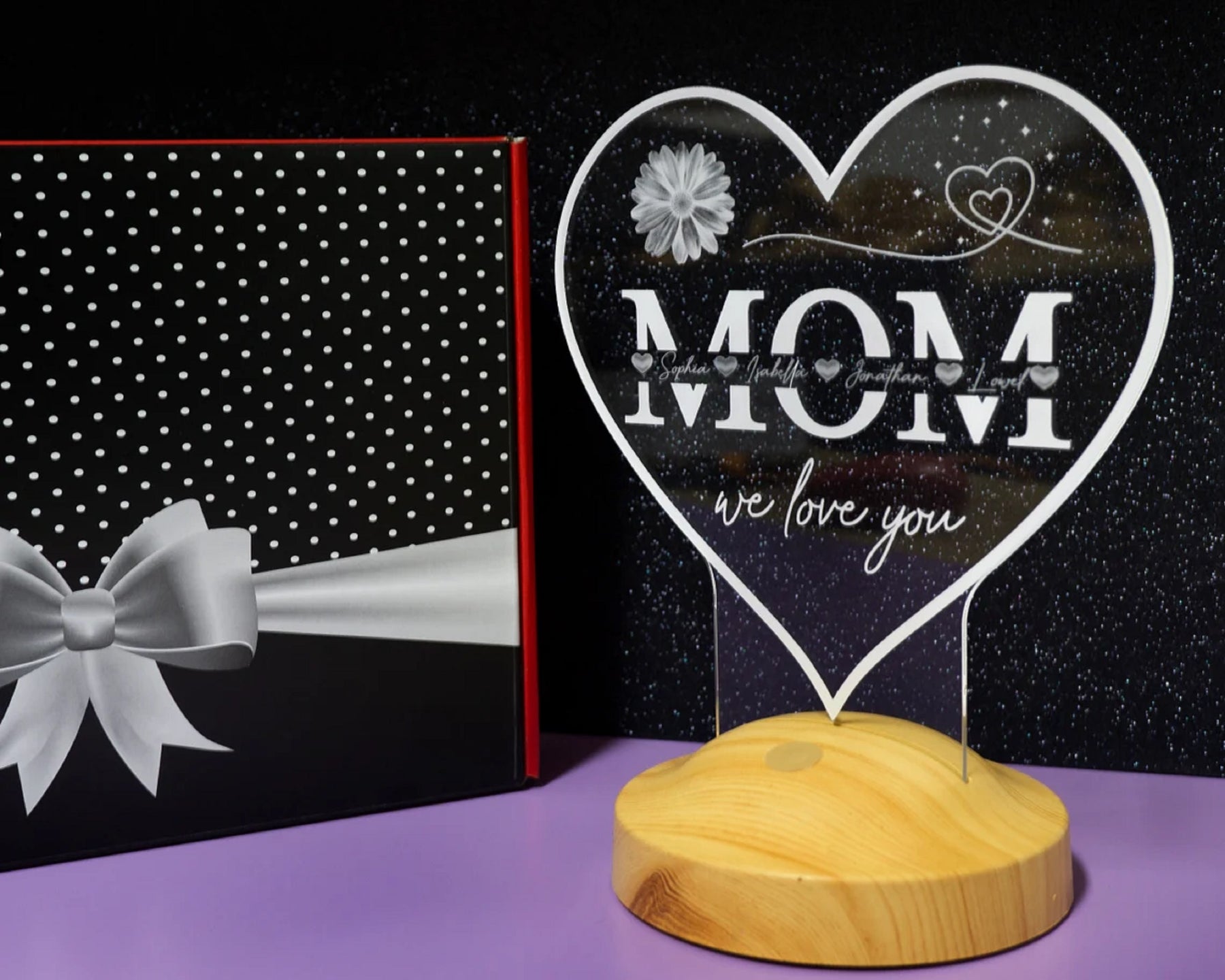 heart-shaped personalized LED gift lamp for mother, mom with high-quality laser engraving as a mother's day gift 