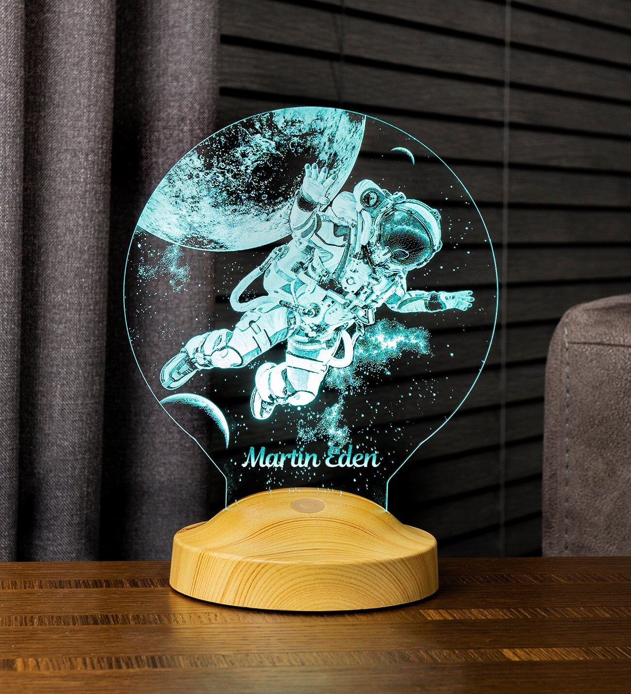 Astronaut Personalized Engraved Lamp