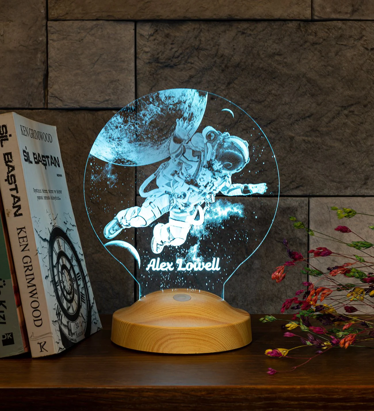 Astronaut Personalized Engraved Lamp